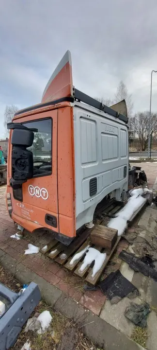 Cabine de jour complète Iveco OE pour Eurocargo 80E17 75E15 image 3