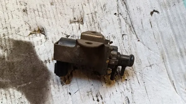 Válvula de pressão de vácuo Toyota RAV4 2.0 D4D 25819-27040 image 3