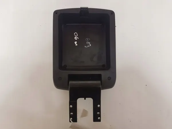 Volvo V50 konsolin käsinoja OEM JUT101272 - Käytetty image 5