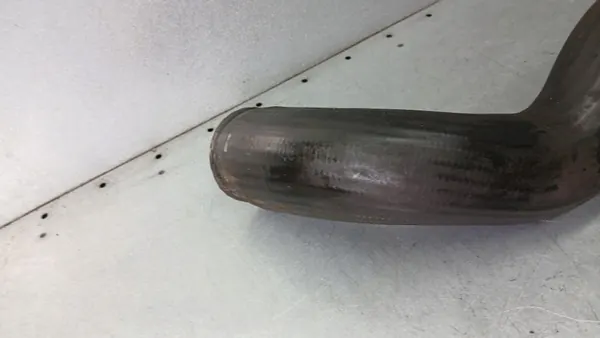 Tubería de intercooler Volvo V70 II 2.4D5 30645937 image 2