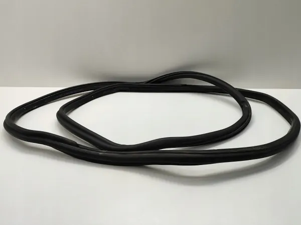 BMW 5 Touring G31 takaluukun tiiviste OEM 7390376 image 2