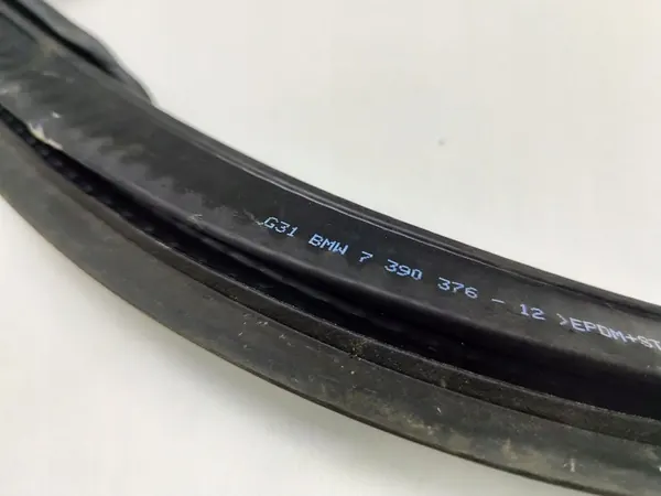 BMW 5 Touring G31 takaluukun tiiviste OEM 7390376 image 5