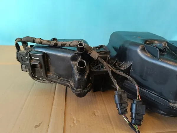 CUPRA FORMENTOR 2.0 TDI Réservoir Pompe AdBlue 2024 OEM image 4