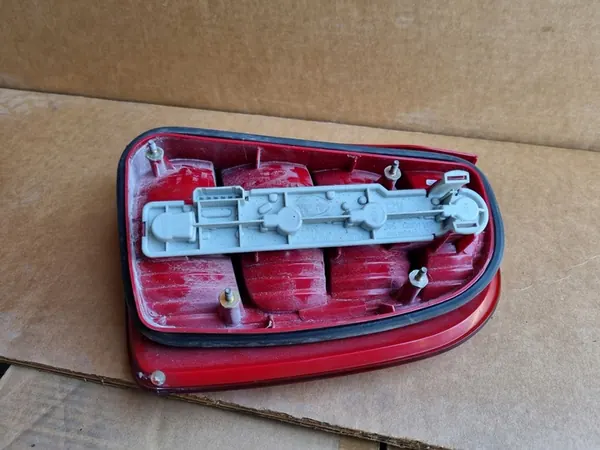 LÁMPARA TRASERA IZQUIERDA SKODA FABIA I LIFT HB image 4