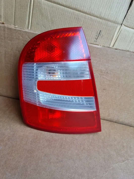 LÁMPARA TRASERA IZQUIERDA SKODA FABIA I LIFT HB image 5