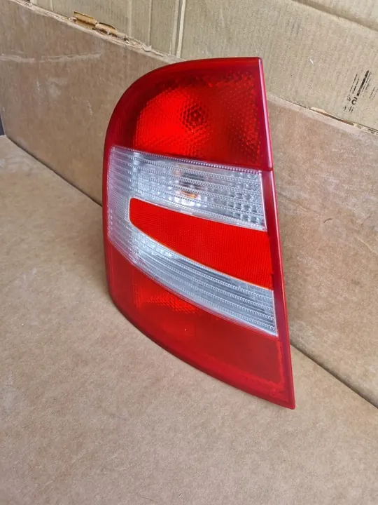 LÁMPARA TRASERA IZQUIERDA SKODA FABIA I LIFT HB image 7