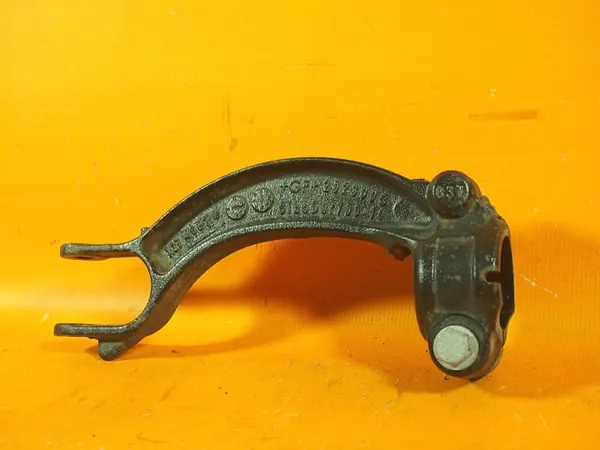 Audi A5 8T Linker Schokdemperbevestiging OEM 8k0413037l image 4