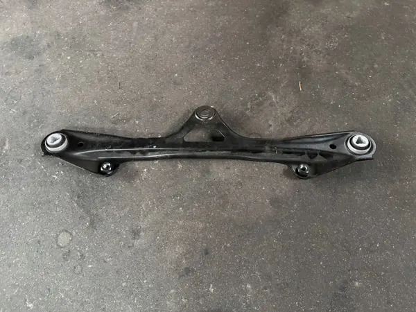Mercedes GLC bakfjädringsstöt OEM A2063510500 image 2