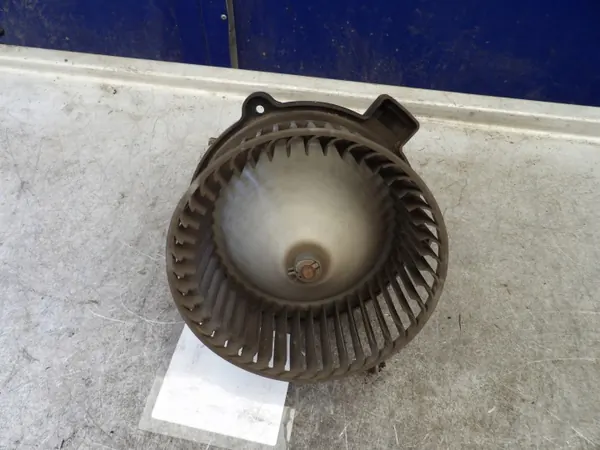 Kia Sorento I 2.5 CRDI Blower Fan image 3