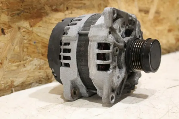 Vaihtovirtageneraattori Mercedes CLA W117 LIFT 2.0T 2018 image 2