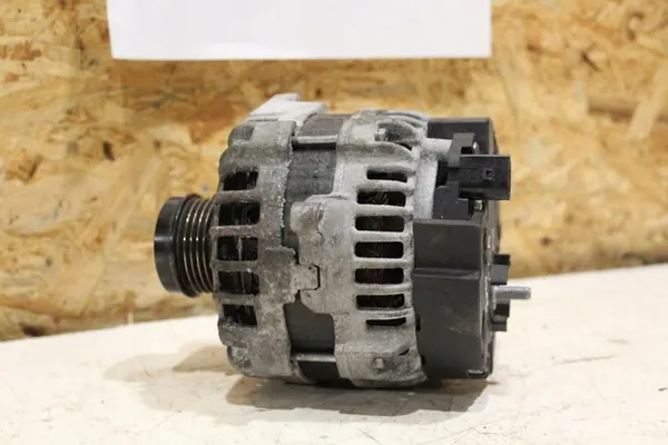 Vaihtovirtageneraattori Mercedes CLA W117 LIFT 2.0T 2018 image 4