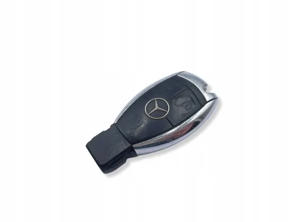 Mercedes Nyckel OEM UHP2243 - 3 Knappar Silver Begagnad image 3