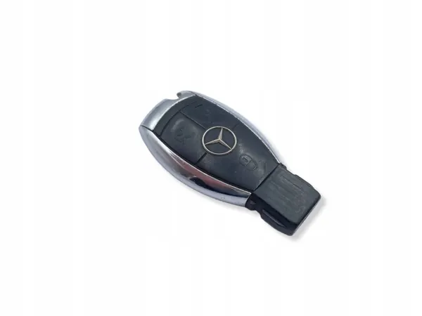 Mercedes Nyckel OEM UHP2243 - 3 Knappar Silver Begagnad image 4