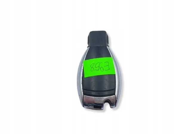 Mercedes Nyckel OEM UHP2243 - 3 Knappar Silver Begagnad image 6