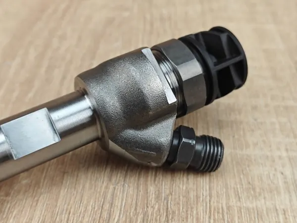 Injector Combustível OEM 8579236 para BMW 2.0D B47D image 3