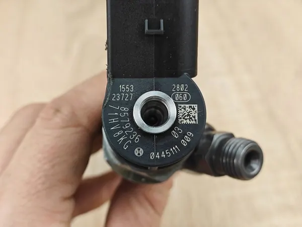 Injector Combustível OEM 8579236 para BMW 2.0D B47D image 5