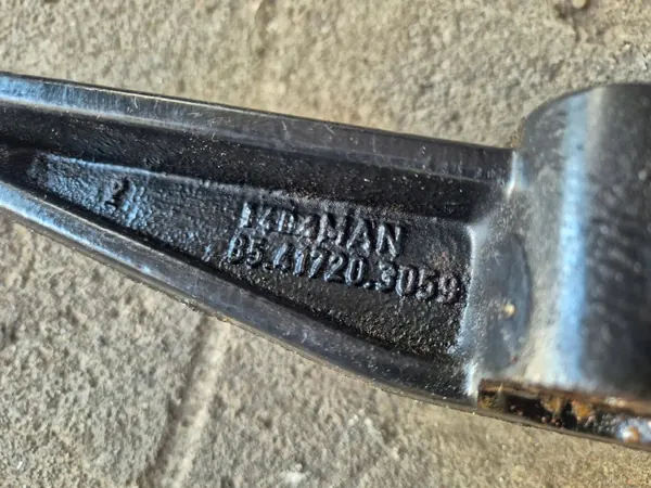 OEM 85417203059 ohjaustangon kiinnike MAN TGL/TGM image 4