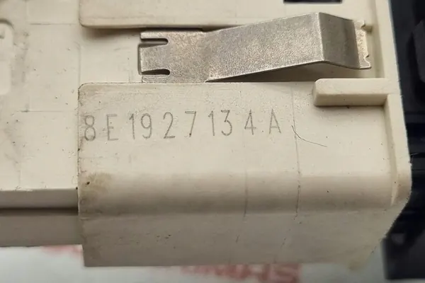 Rembediening AUDI A4 (8EC, B7) 2.0L image 3