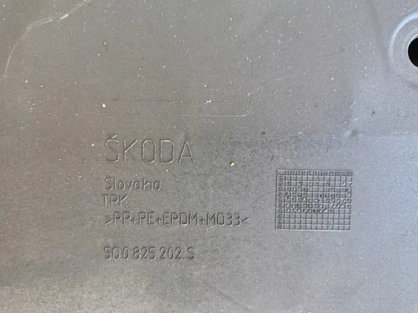 Cobertura Inferior Skoda Octavia III Direita OEM 5Q0825202S image 4