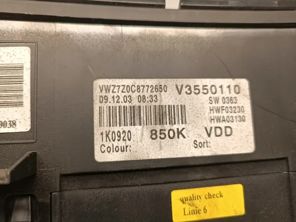 VW Golf V 5D HB Instrumentpanel OEM 1K0920850K image 3