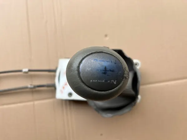 Vaihdekepin nuppi Renault Megane II 1.5 DCI image 3