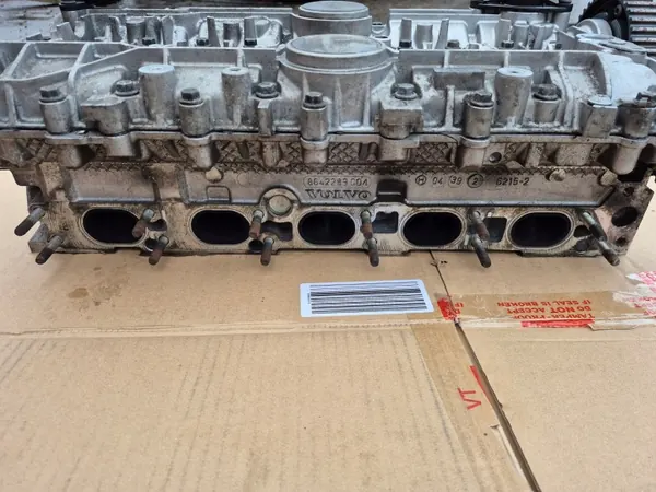 Culasse Volvo S40 2.4 OEM 8642289004 image 4