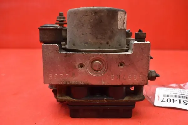 Pompe ABS OEM LC70-437AZ pour Mazda MPV 2.0 16V image 2