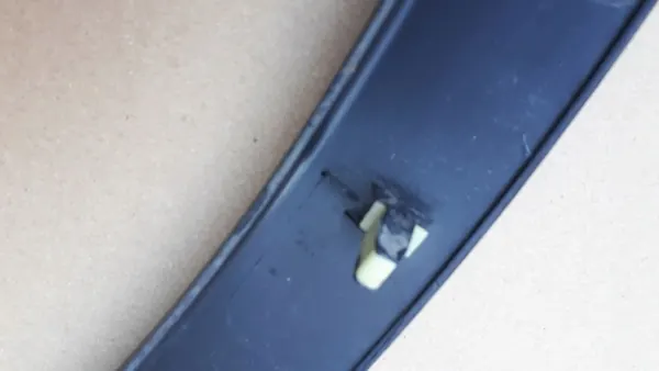 Oikea etulokasuoja Nissan Qashqai J10 2006-14 image 8