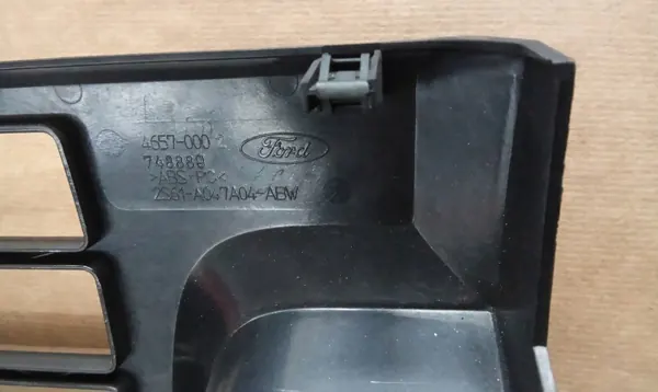 Ford Fiesta MK6 Radiomonteringsframe OEM 2S61A047A04ABW-- image 3