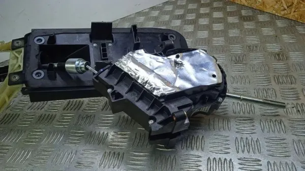 Levier de vitesse Porsche Cayenne II OEM 7P5713025 image 4