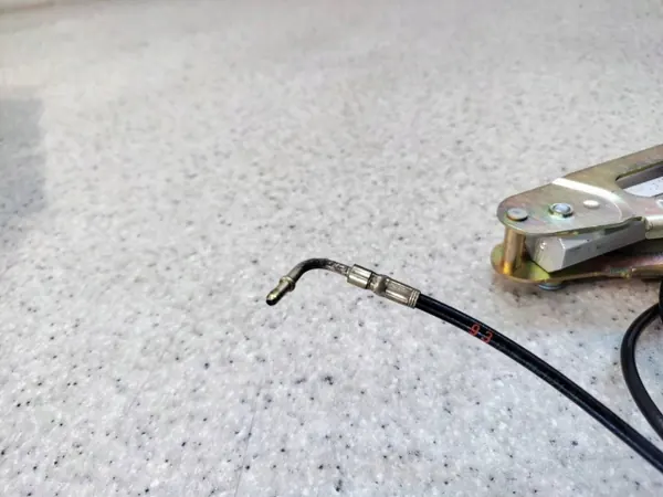 Cilindro de teto esquerdo OEM 2307901171 Mercedes SL R230 image 3