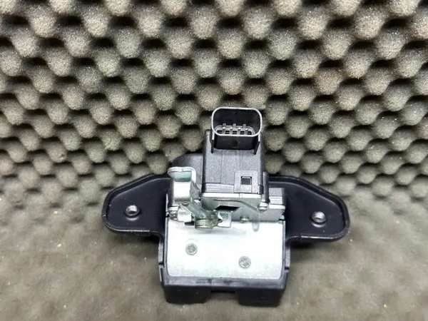 Cerrojo de maletero OEM 81230H8000 para Kia Rio - Usado image 3