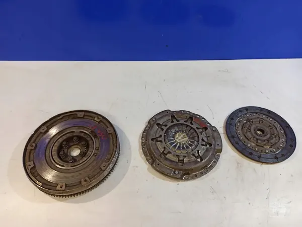 Volvo V50 2006 Volante de Dupla Massa image 2