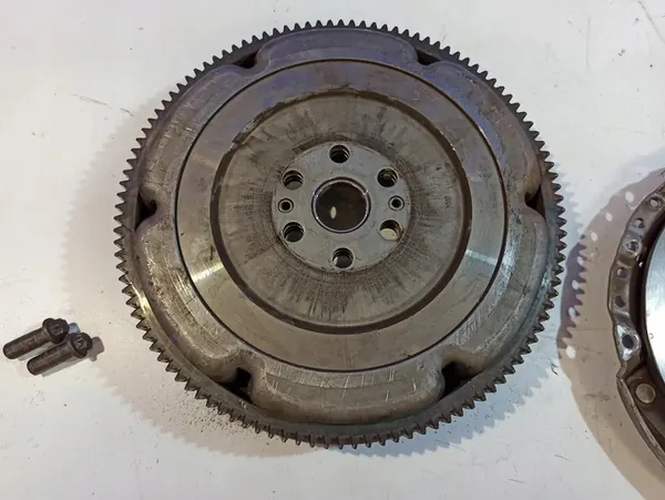 Volvo V50 2006 Volante de Dupla Massa image 3