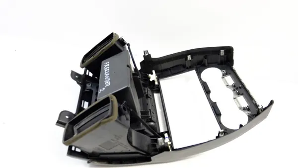 Land Rover Freelander II keskusilmaventtiilikotelo OEM image 8