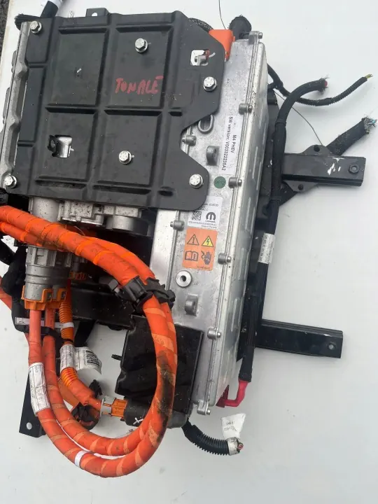 OEM 00501566400 Contrôleur Batterie Alfa Romeo Tonale image 7