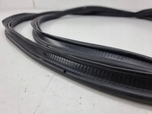 Joint caoutchouc coffre arrière OEM 80F827705 Audi Q5 SQ5 image 4