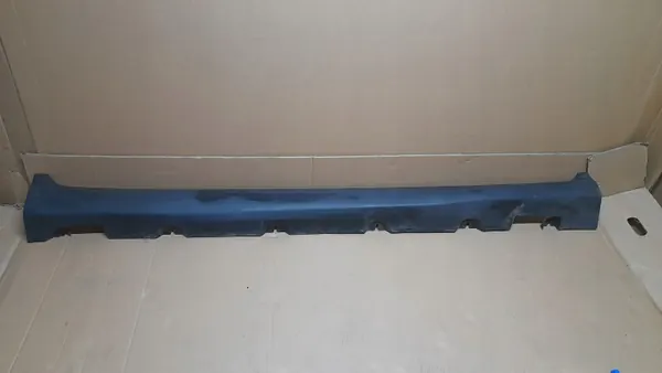 Mercedes GLC I W253 X253 A253 Rechter dorpelbeschermer OEM A2536980900 image 2