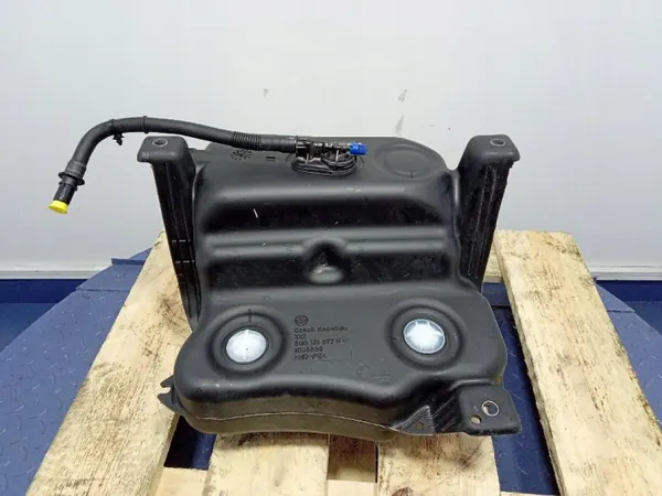 Tanque AdBlue VW Arteon OEM 3Q0131877H - Usado image 2