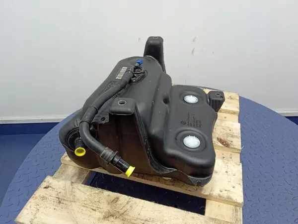 Tanque AdBlue VW Arteon OEM 3Q0131877H - Usado image 3