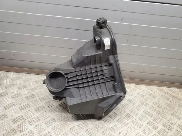 Audi Q5 SQ5 2013 Ilmansuodattimen kotelo image 2