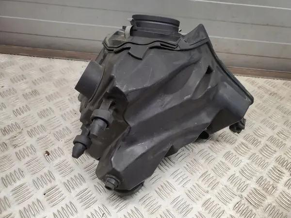 Audi Q5 SQ5 2013 Ilmansuodattimen kotelo image 3