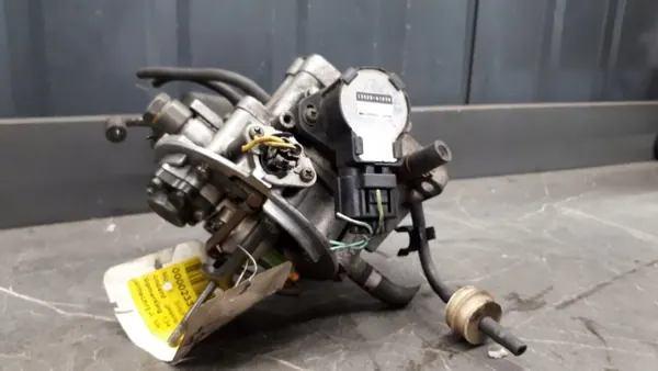 Injector OEM 1340063E00 para Suzuki Swift 1.3 image 6