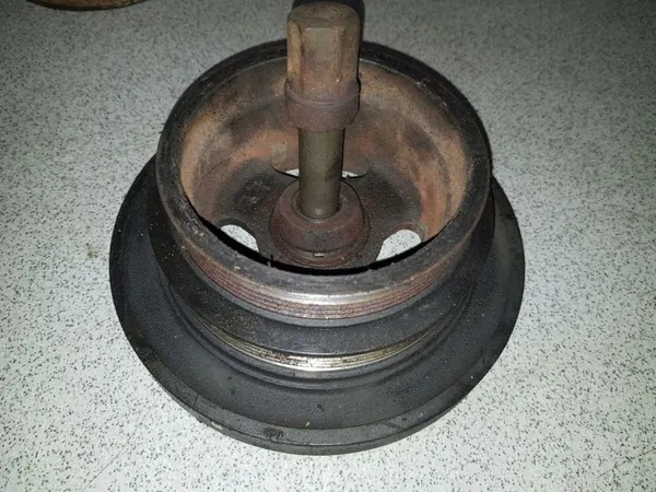 Kampiakselin hihnapyörä OEM 11231438995 BMW 3-sarjaan image 3