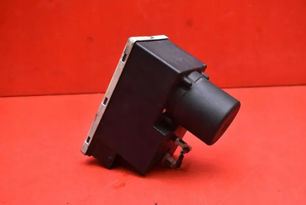 Centrallås Pump Audi A4 B5 Sedan 94-99 8L0862257E image 4