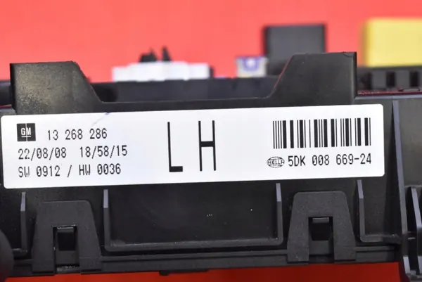 OEM 55568735 LJ Immobilizer computer voor Opel Zafira B image 9