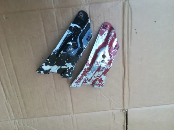 Suporte para para-lama dianteiro esquerdo OEM 5K6821135 VW Golf VI image 2