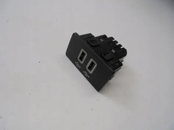 Prise USB Ford Ranger V Lift OEM HC3T-14F014-BD image 2
