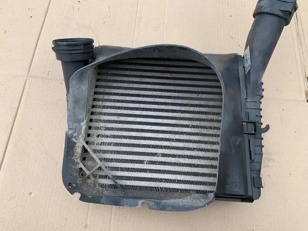 Intercooler Derecho Audi Q7 4L 4.2 TDI image 3
