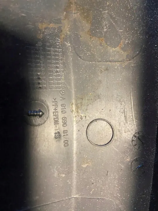 MERCEDES SPRINTER W910 Moldura de guardabarros delantero derecha A9106900100 image 4